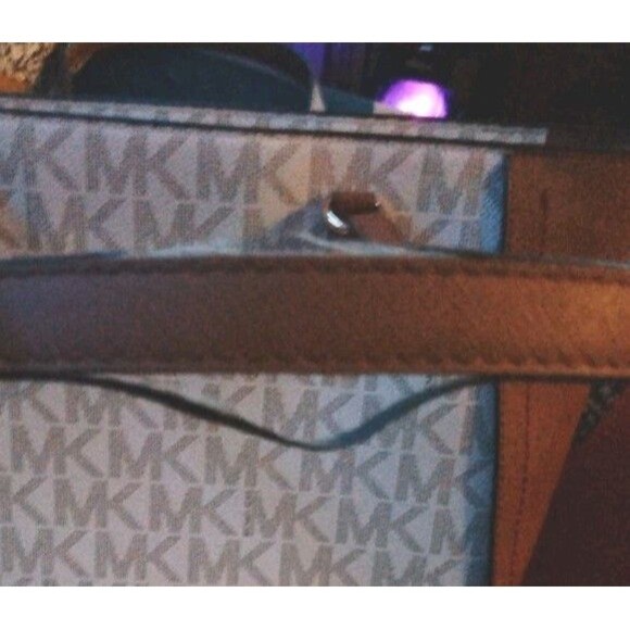 Michael Kors Jet Set Large Tote Saffiano Leather-– Vanilla/Acorn - Picture 12 of 12